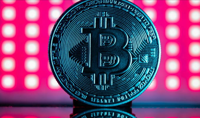 Bitcoin zirveden sert düştü