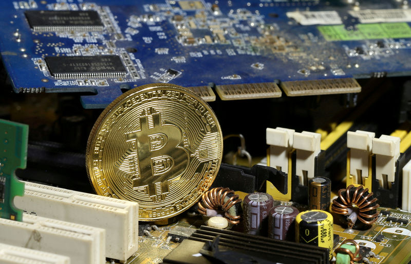 Bitcoin madencileri, yarılanma olayı yaklaştıkça satış baskısını artırıyor